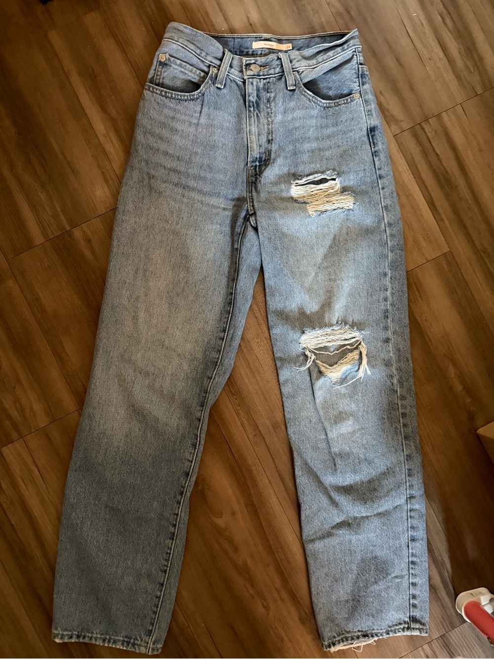 Levi’s Light Blue Distressed women’s  Jeans